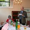 Kassier Mag. Kurt Löwy gibt den Erlös des Flohmarktes den Organisatoren bekannt (v.l.n.r. GF Mag. Anneliese Fritthum, Präsidentin Prof. Lotte Tobisch, SR Mag. Kurt Löwy, Heimleiterin Christa Willander) ©Michael Fritthum